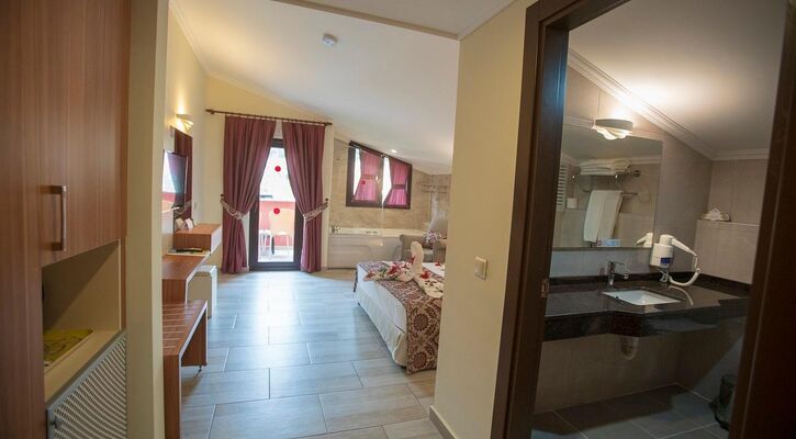 Suncity Hotel & Beach Club